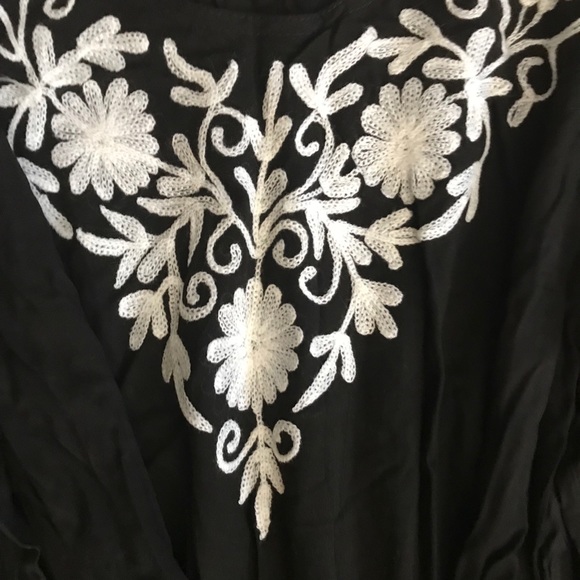 NWT. Sacred Threads Blouse. 218731 02. GR/PK - Picture 3 of 4